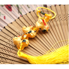 Підвіска з пензликом Три Бичка жовті