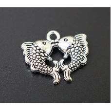 Амулет у гаманець білий метал Дві рибки 10 штук