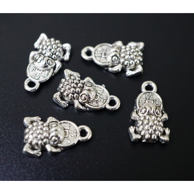 Амулет в гаманець Жаба багатства під срібло 10 штук Амулет в гаманець Жаба багатства під срібло 10 штук