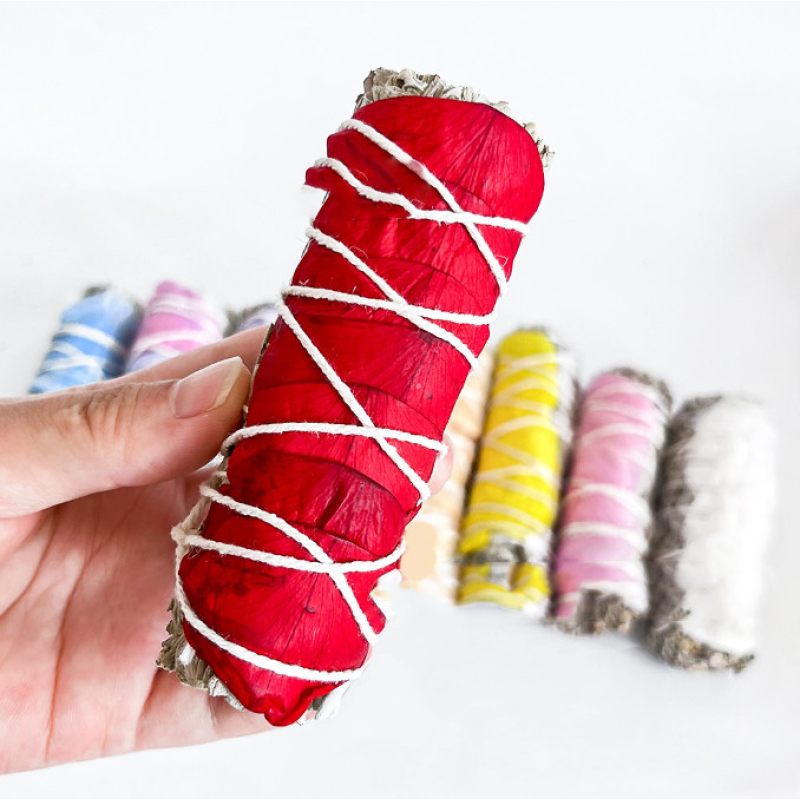 Біла шавлія для обкурювання + червоні пелюстки троянд