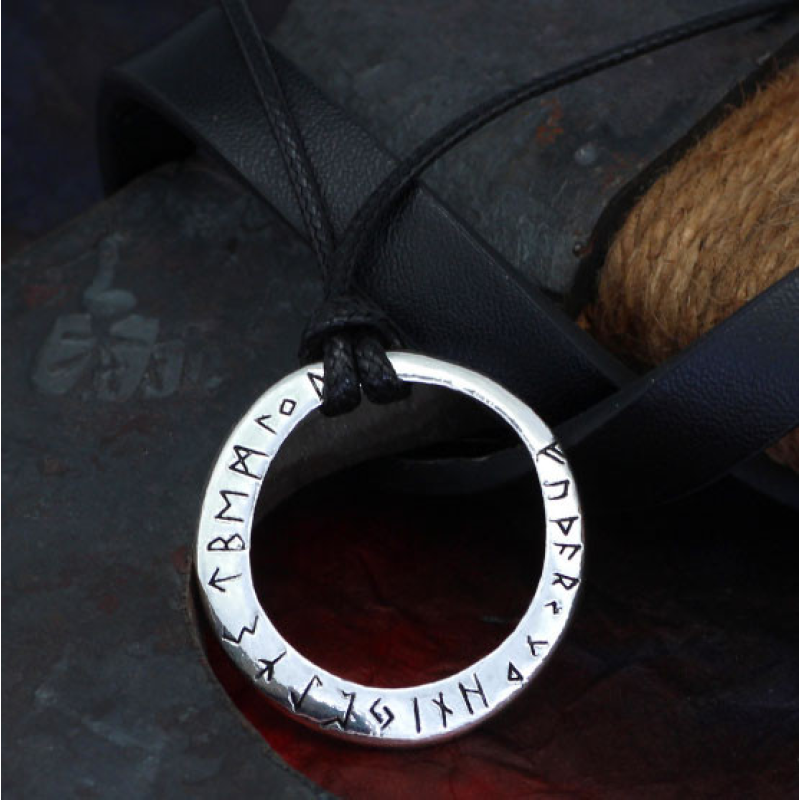 Кулон Рунічне коло