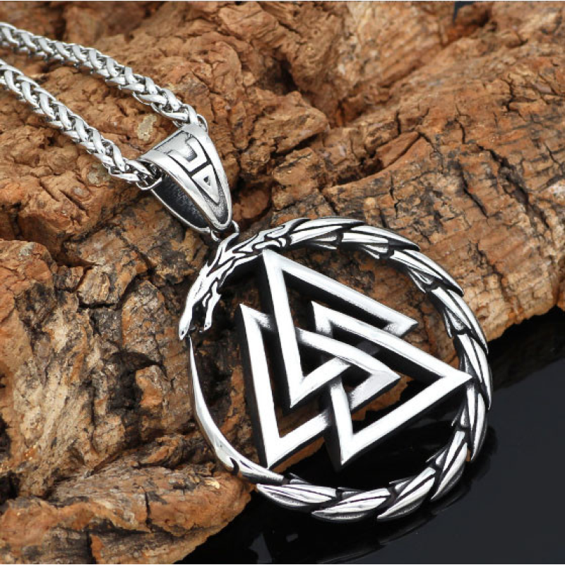 Кулон Уроборос з трікселем білий метал Кулон Уроборос з трікселем білий метал