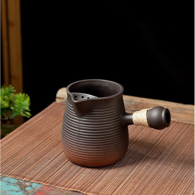 Чахай з боковою ручкою малий Чорний 350мл.