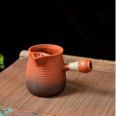 Чахай з боковою ручкою малий Червоний 350мл.