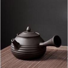 Чайник з ручкою збоку Сенсей чорний 500мл.