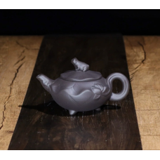 Чайник “Тринога жаба“ Чорний 100мл.