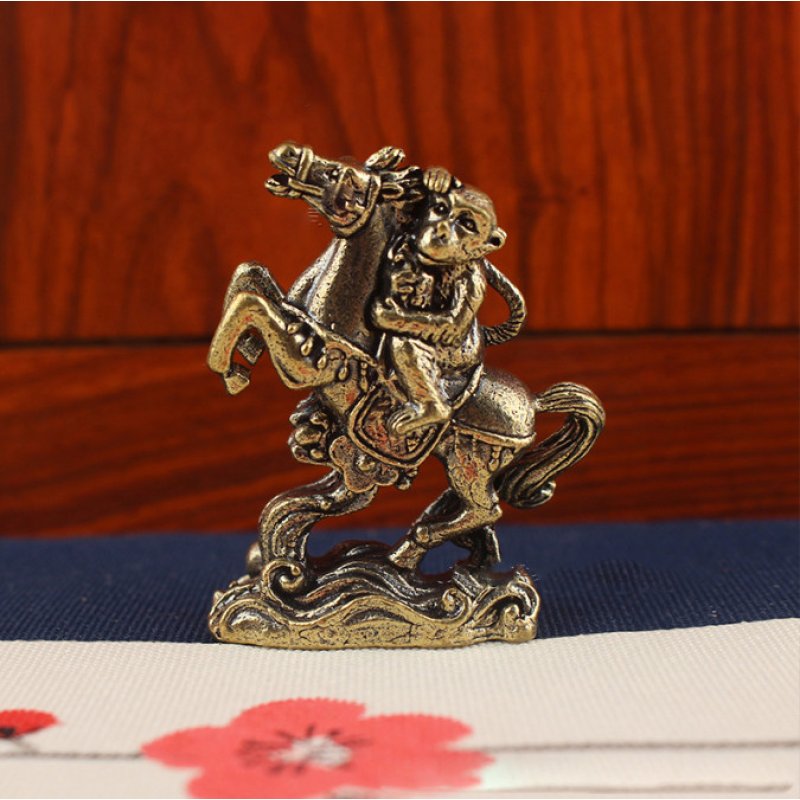Статуетка Мавпа на коні