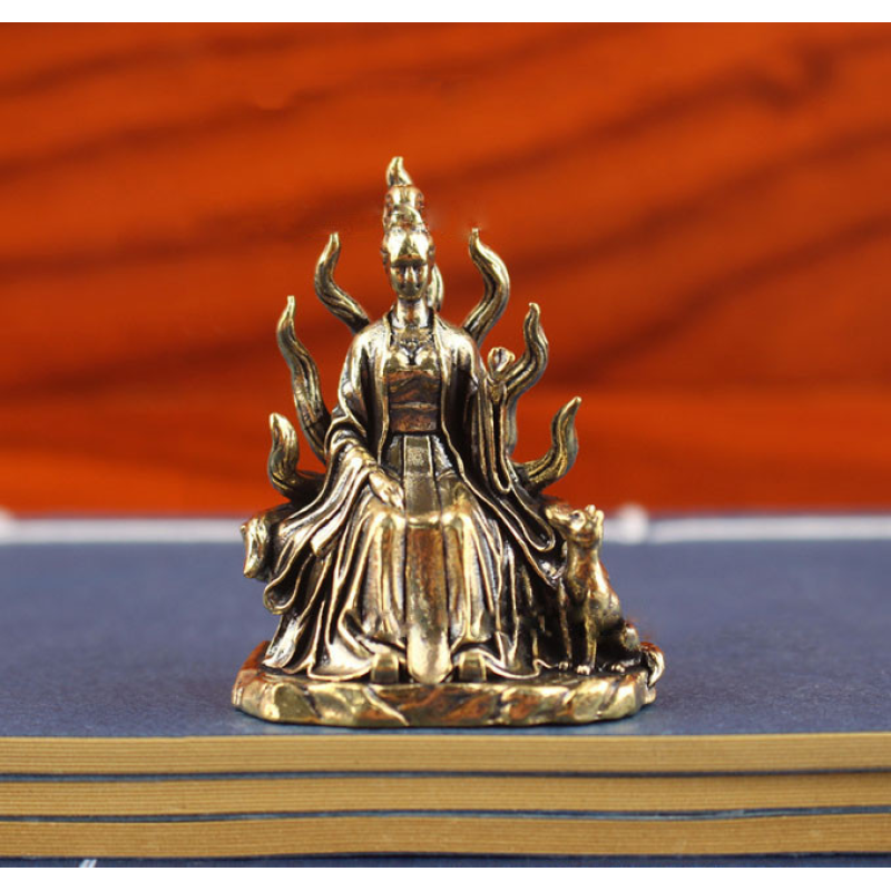 Статуетка Дев“ятихвоста Фея Лисиця