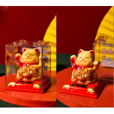 Манекі Неко зі свитком на сонячній батарейці Жовтий