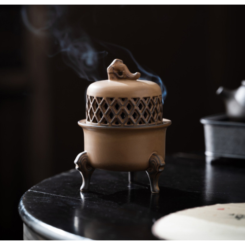 Курильниця Тринога Квітка сливи Курильниця Тринога Квітка сливи