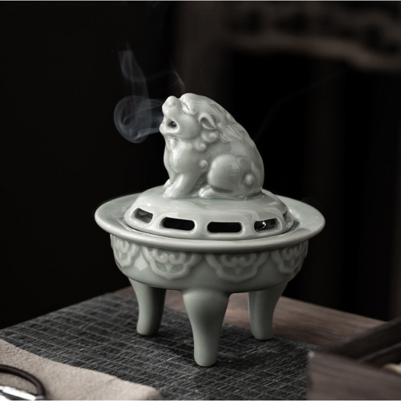 Курильниця Сніговий Лев із селадонової кераміки Курильниця Сніговий Лев із селадонової кераміки