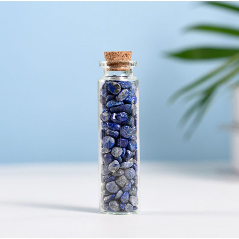 Лазурит у скляній баночці