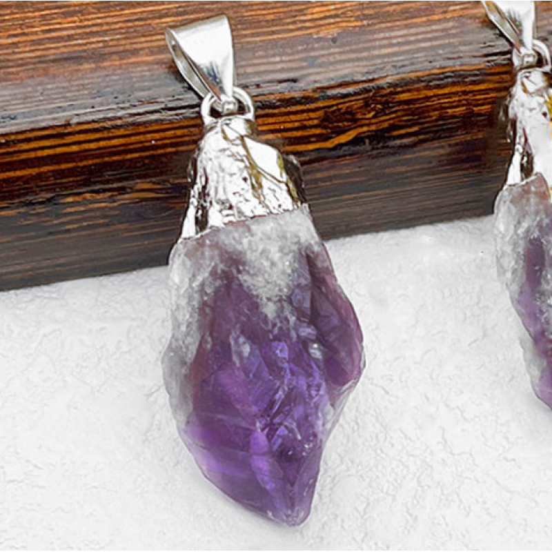 Кулон Аметист у білому металі Кулон Аметист у білому металі