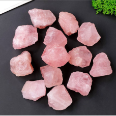 Рожевий кварц необроблений 3-5см.