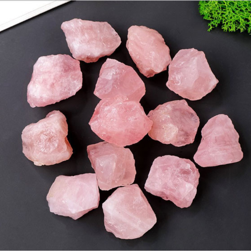 Рожевий кварц необроблений 3-5см.