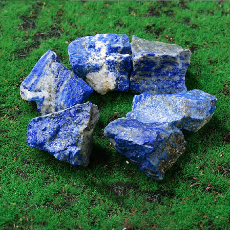 Лазурит необроблений 3-5см. Лазурит необроблений 3-5см.