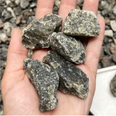 Лабрадорит необроблений 3-5см.