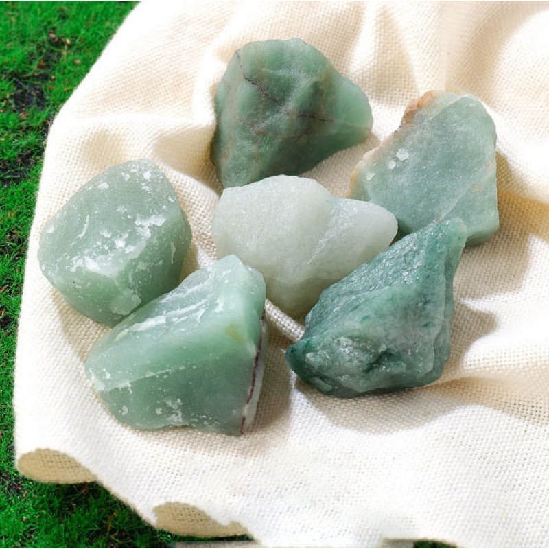 Зелений Авантюрін необроблений 3-5см.