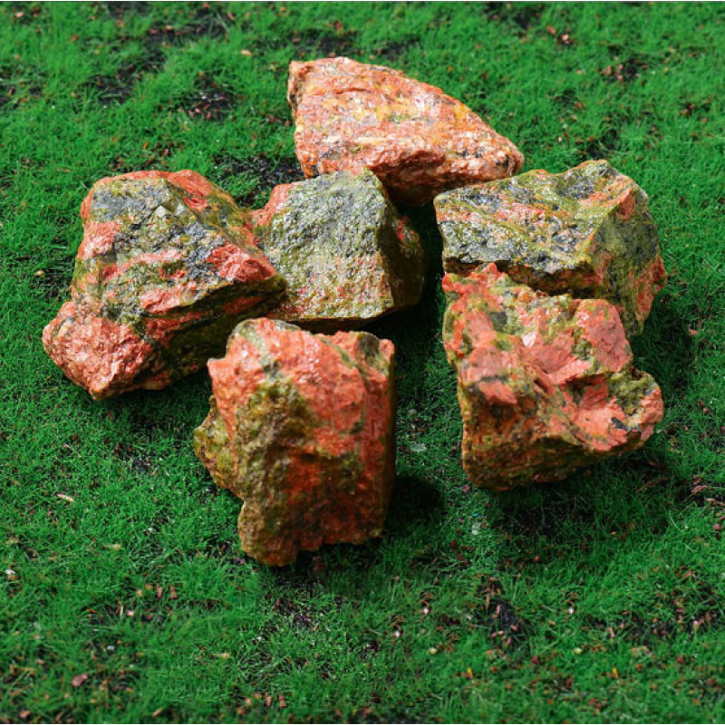 Зелена яшма необроблений 3-5см. Зелена яшма необроблений 3-5см.