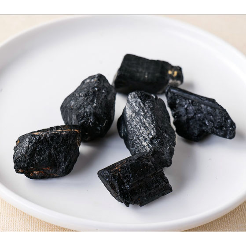 Чорний турмалін необроблений 3-5см.