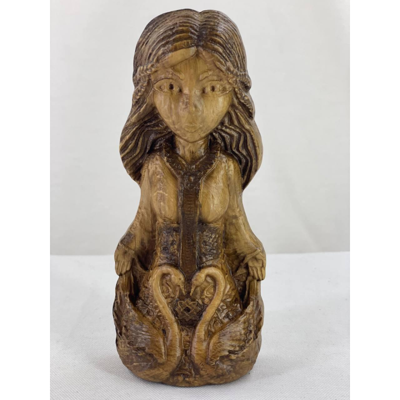 Статуетка слов“янської богині Лада мала дерево