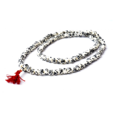 Чітки з кістки ОМ санскрит білі + чорний малюнок 10мм.