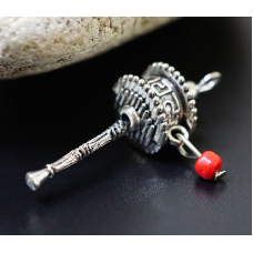 Кулон білий метал Молитовний барабан Червоні вставки