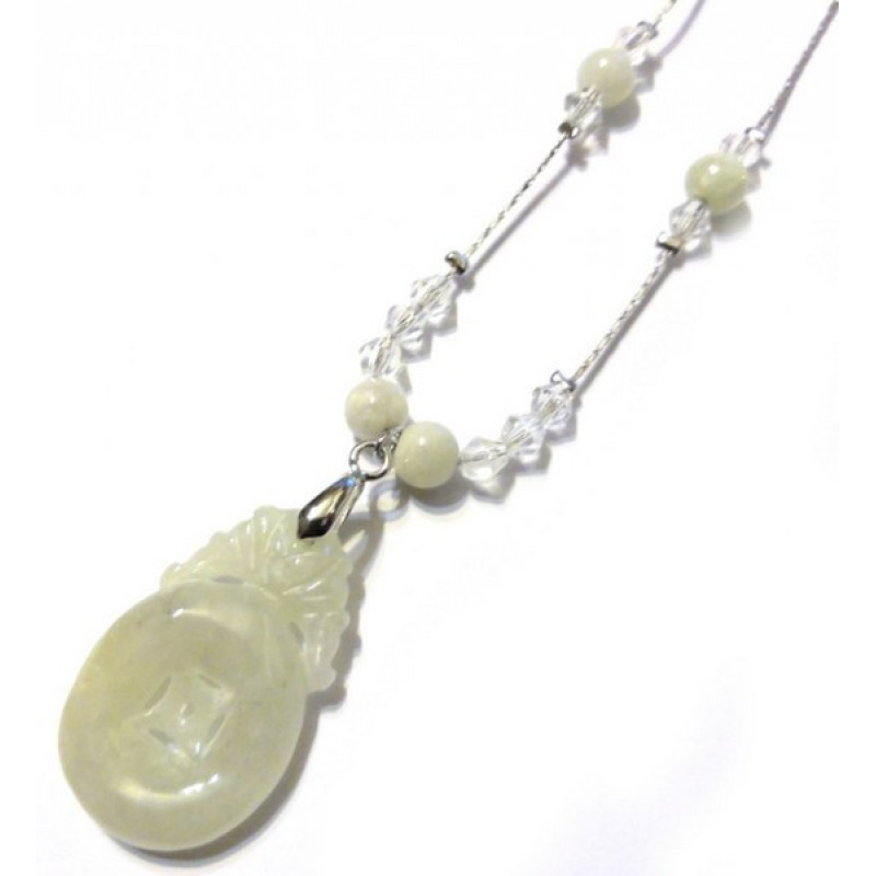 Нефритовий кулон на ланцюжку №1