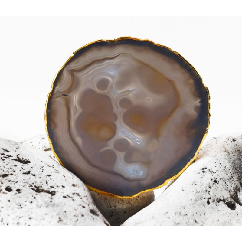 Зріз агата із золотою облямівкою 8 - 10 см. Сірий