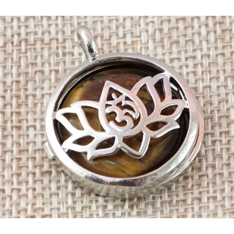 Кулон що відкривається ОМ в лотосі, вставка Тигрове око Кулон що відкривається ОМ в лотосі, вставка Тигрове око