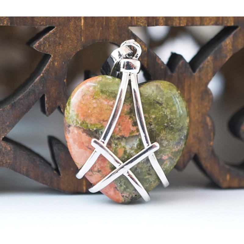 Кулон Серце в сітці вставка Унакіт