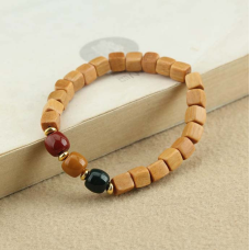 Дерев“яний браслет з каменем Квадратні намистини