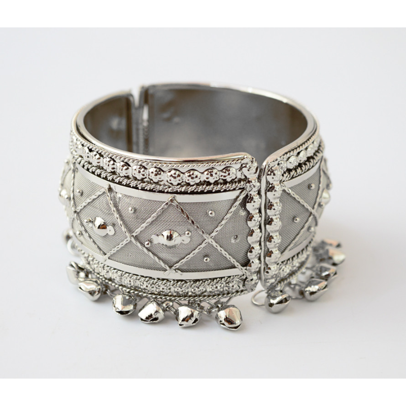 Індійський браслет з бубонцями білий метал