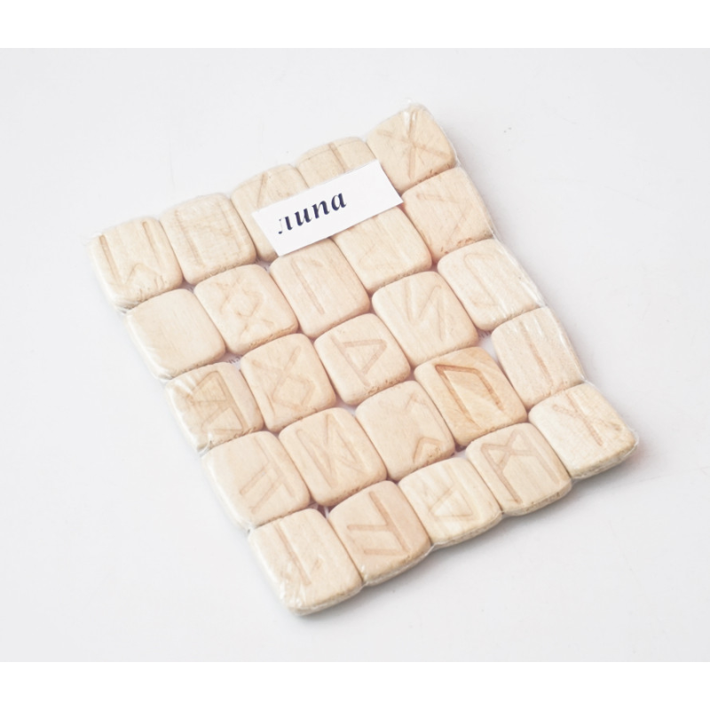 Набір дерев“яних рун для ворожіння з Липи