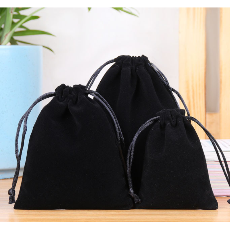Мішечок оксамитовий великий Чорний
