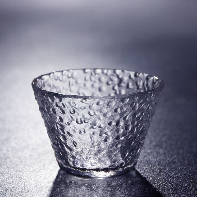 Чабей Краплі падають униз