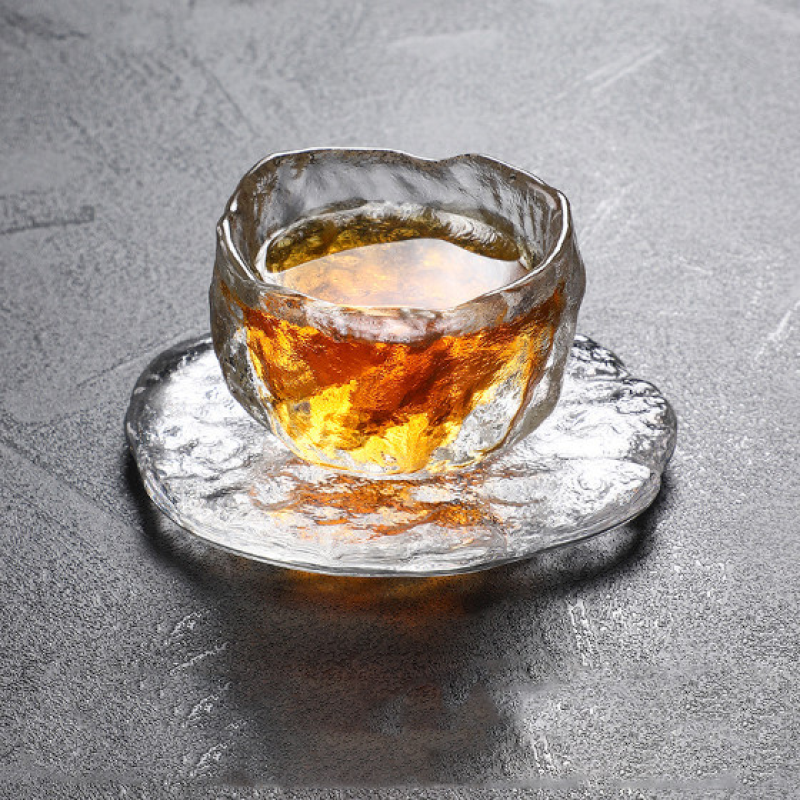 Чабей з блюдцем Снігова чашка