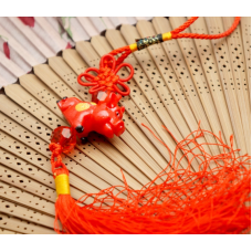 Підвіска з пензликом Бик червоний