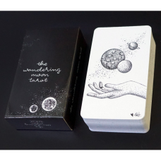 Карти Таро Блукаючого Місяця (The Wandering Moon Tarot)