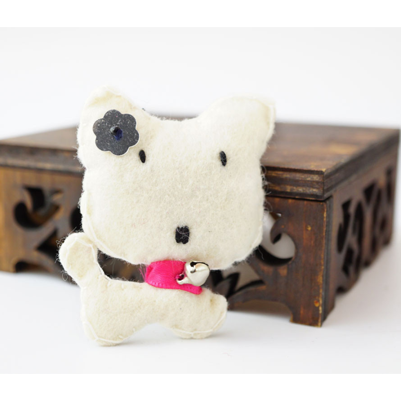 Брошка повстяна Кішка Біла