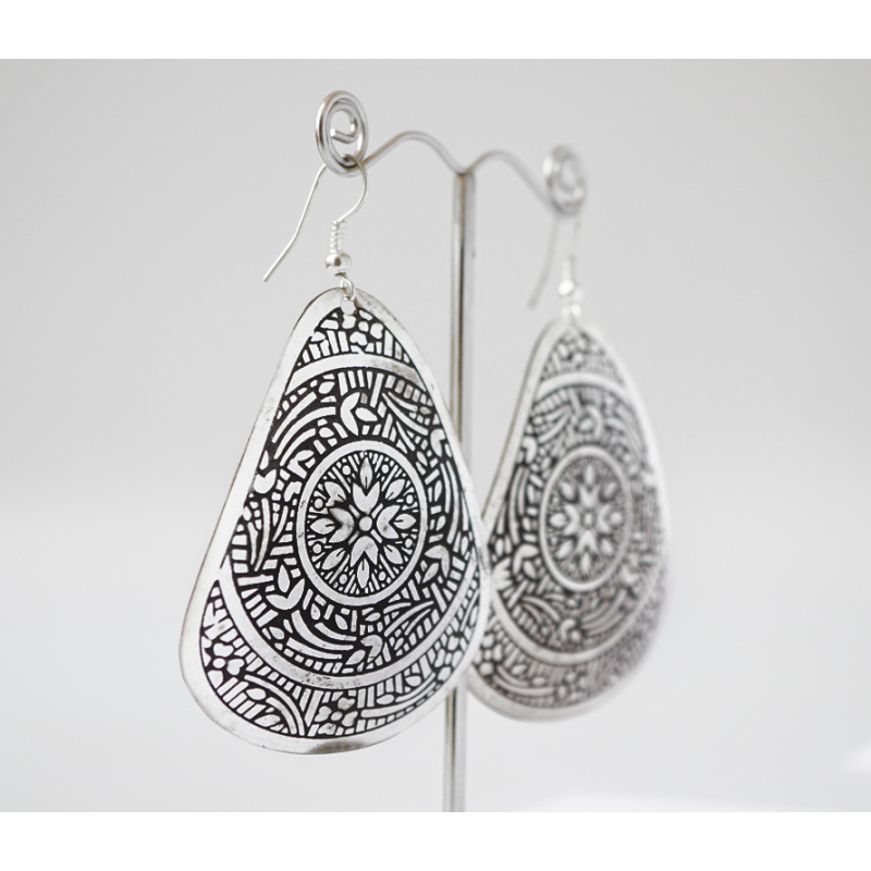 Сережки Трикутник Білий метал середні Сережки Трикутник Білий метал середні