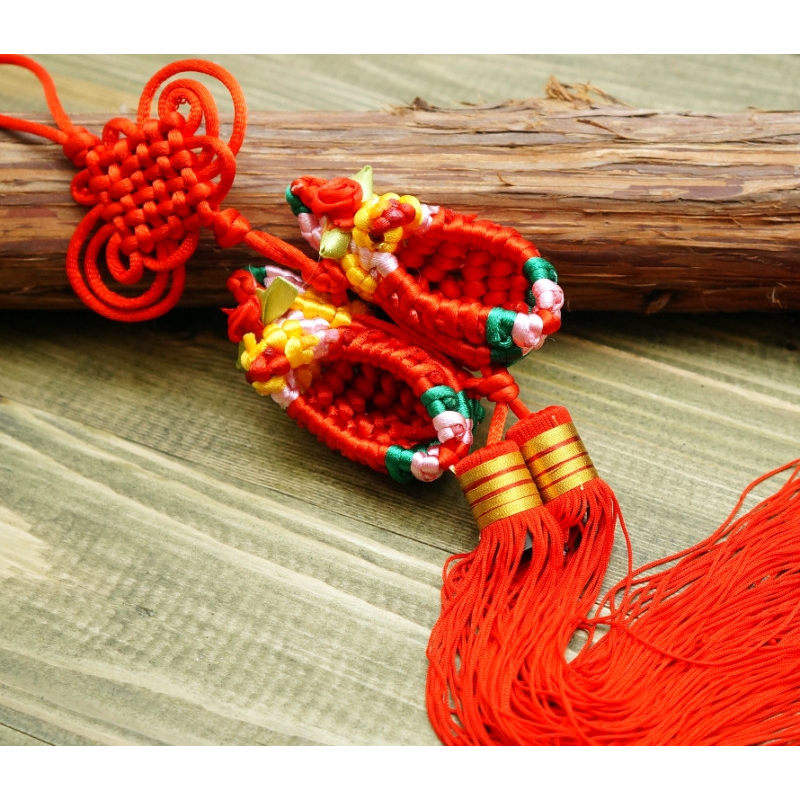 В“язані тапочки з пензлем Червоні великі В“язані тапочки з пензлем Червоні великі